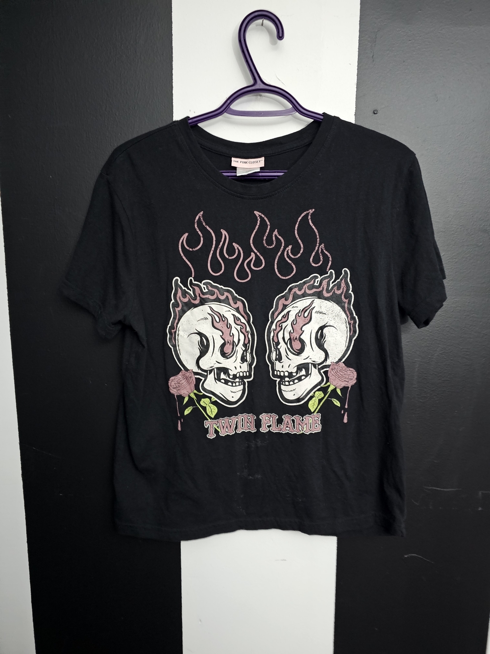 Twin Flame Skull Graphic Tee - Black & Pink